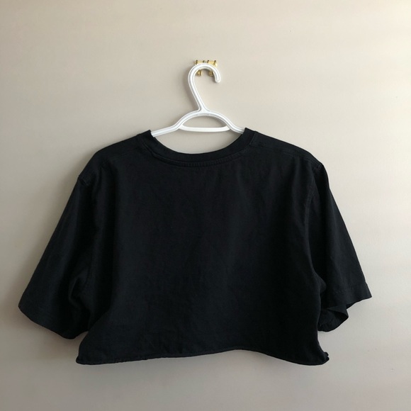 black crop top - Picture 2 of 2